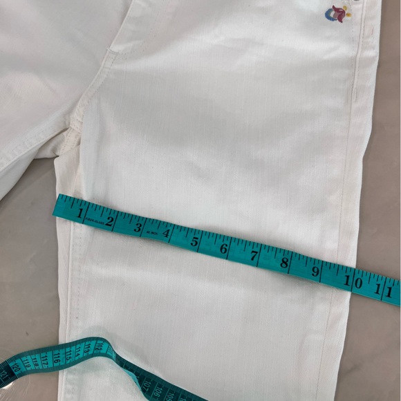 Miss Me White Embroidered Skinny Ankle Jeans. - Picture 13 of 16